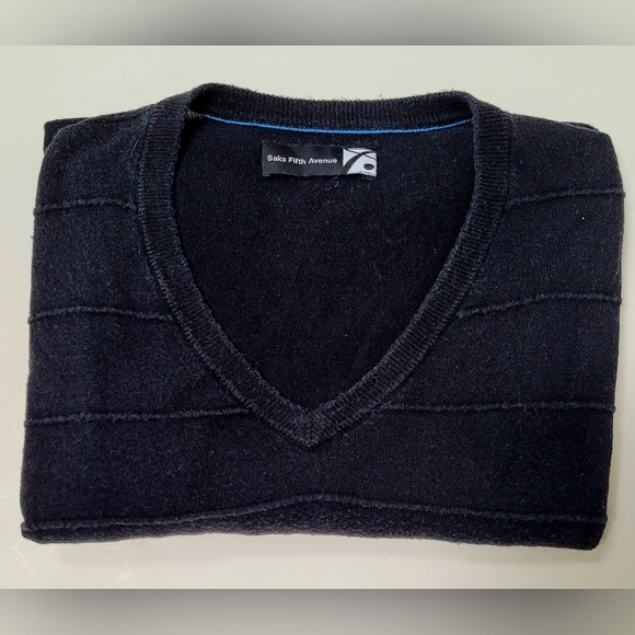 Men's Sweater - Picture 1 of 1
